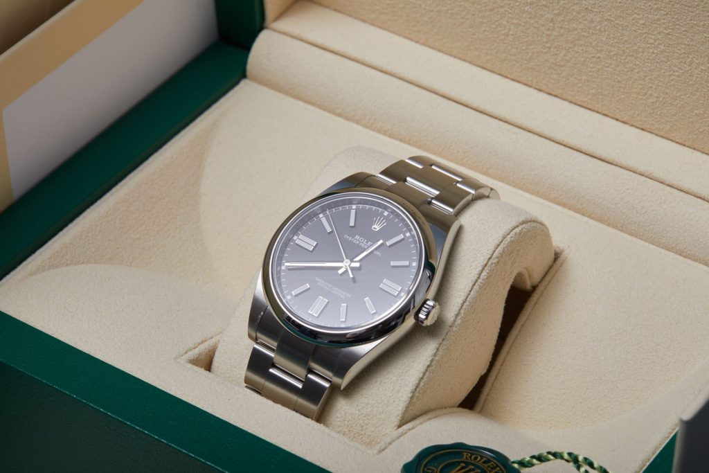 Rolex Oyster Perpetual 41 124300 - image 4