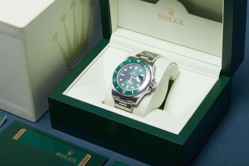 Rolex Submariner Date 116610LV 'Hulk' - image 4