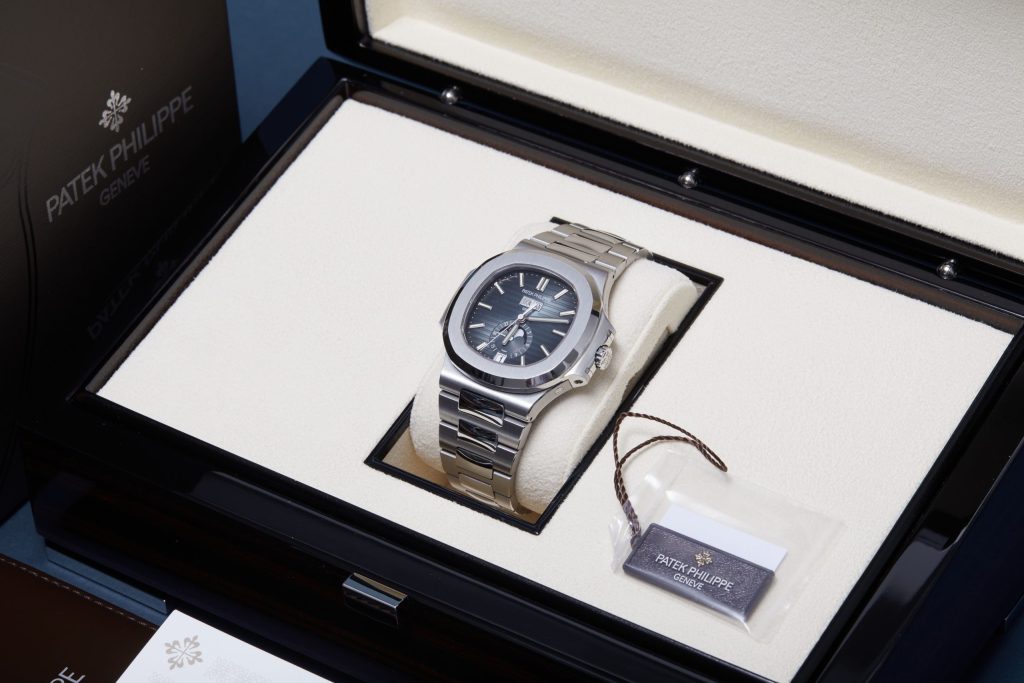 Patek Philippe Nautilus 5726/1A-014 - image 4