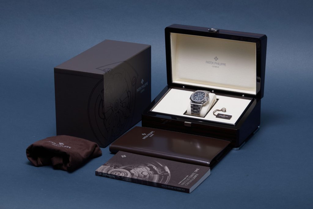 Patek Philippe Nautilus 5990/1A-011 - image 6